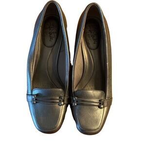 Life Stride Women's Size 7M Slip On Loafers Silver Grey Comfort Shoes 2" Heel